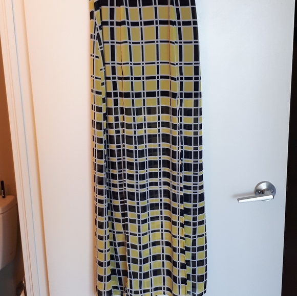 Nasty Gal long yellow maxi - Picture 1 of 11